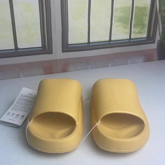 Mesh Beach Shoes Comfy Anti-Slip Pillow Slides - Picture 2 of 4